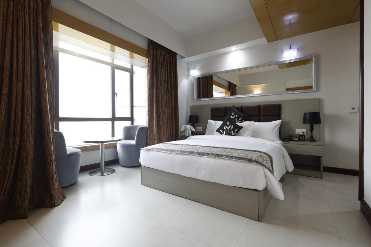 Aristocrat Hotel Calcutta  Esterno foto