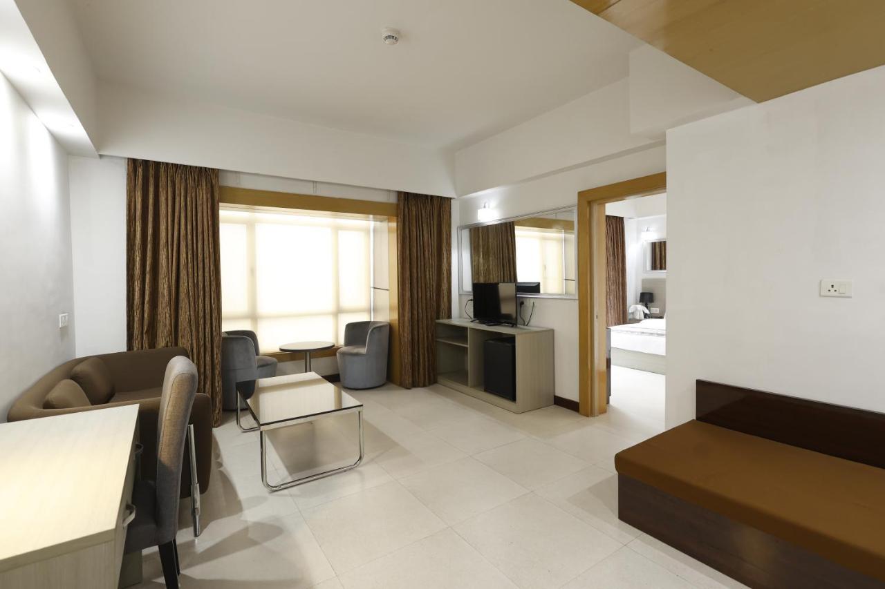 Aristocrat Hotel Calcutta  Esterno foto