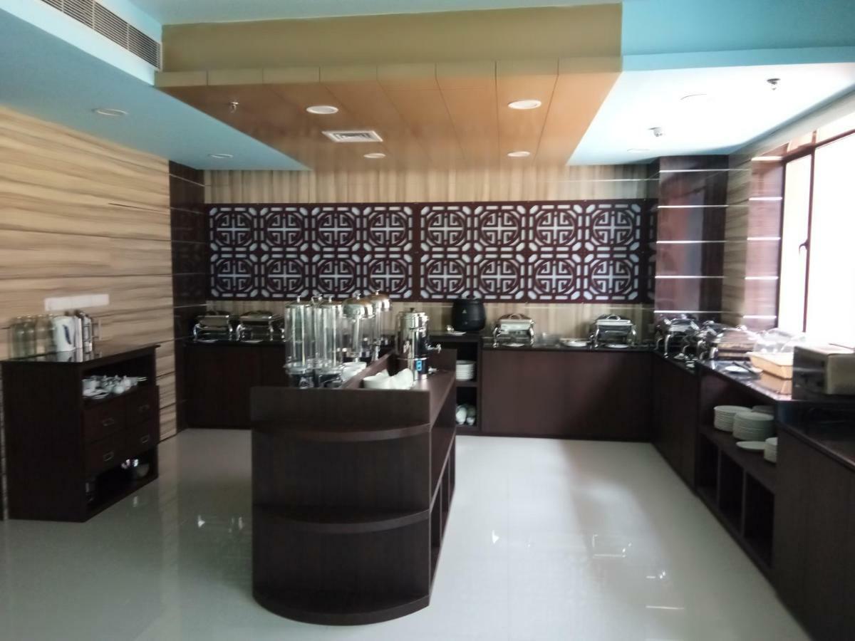 Aristocrat Hotel Calcutta  Esterno foto
