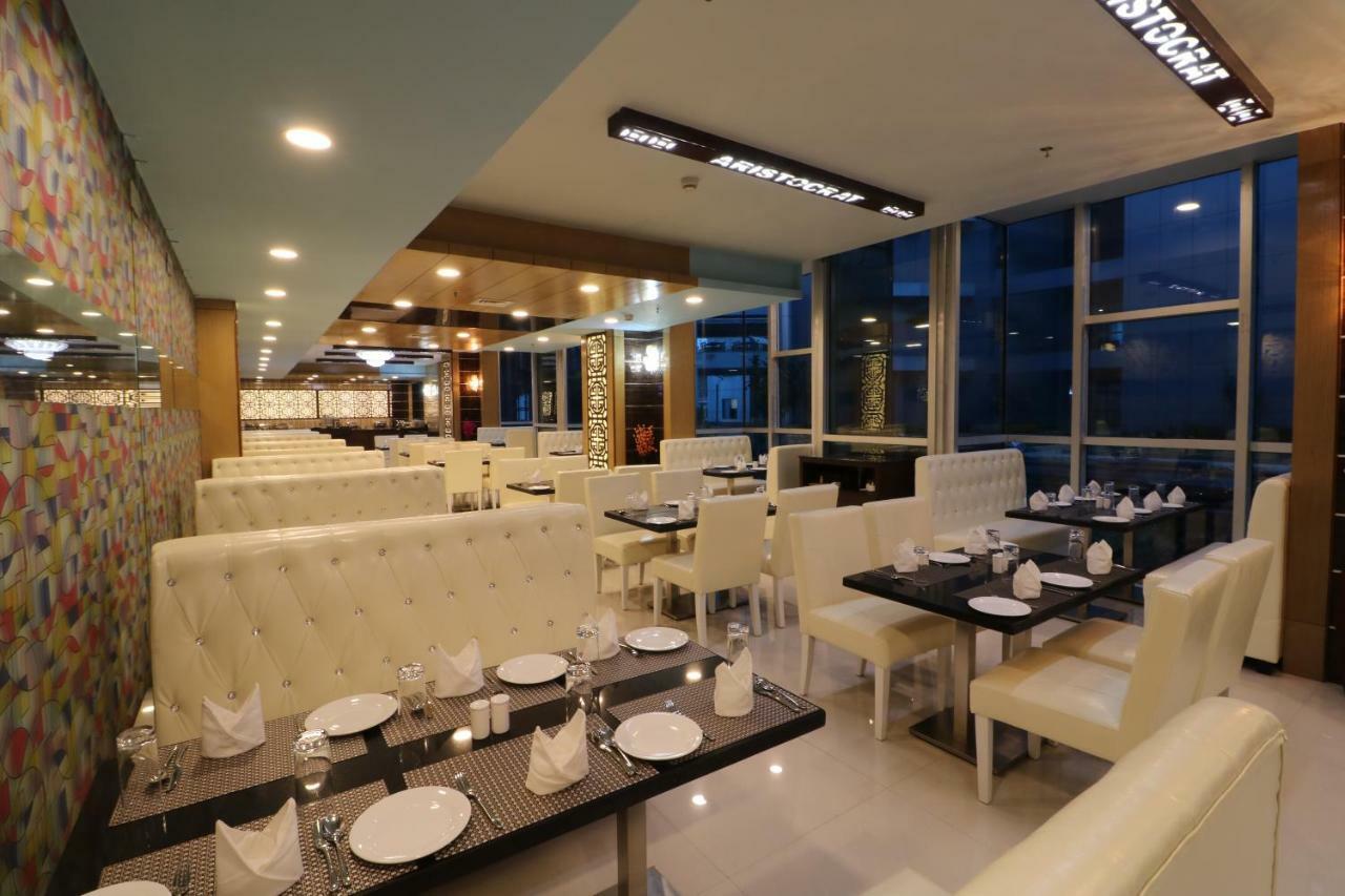 Aristocrat Hotel Calcutta  Esterno foto