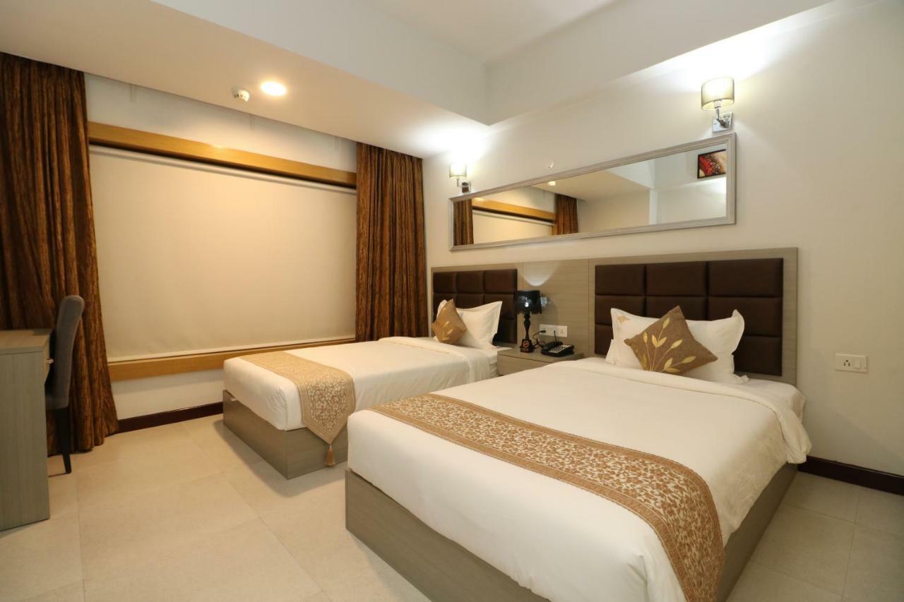 Aristocrat Hotel Calcutta  Esterno foto